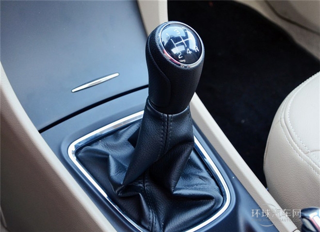 2015款 1.6L 手動樂享型