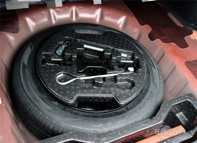 2015款 1.6L 自動尊享型