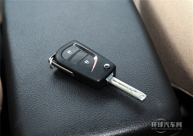 2015款 2.0L 手動兩驅都市版