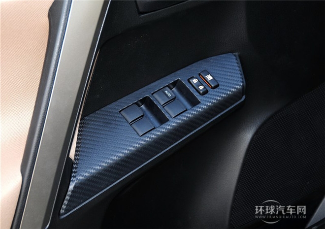 2015款 2.0L 手動(dòng)兩驅(qū)都市版