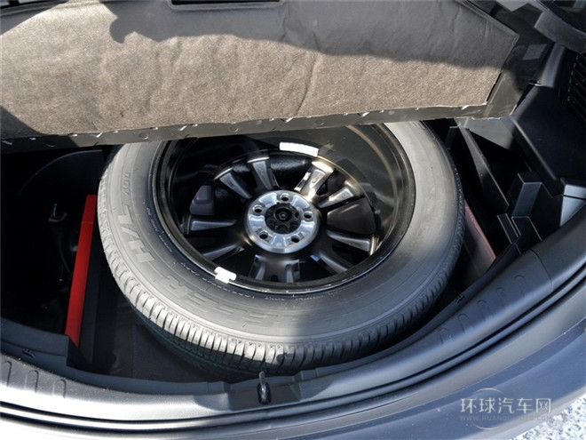 2015款 2.5L 自動四驅尊貴版