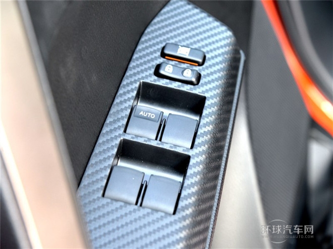 2015款 2.5L 自動四驅(qū)尊貴版