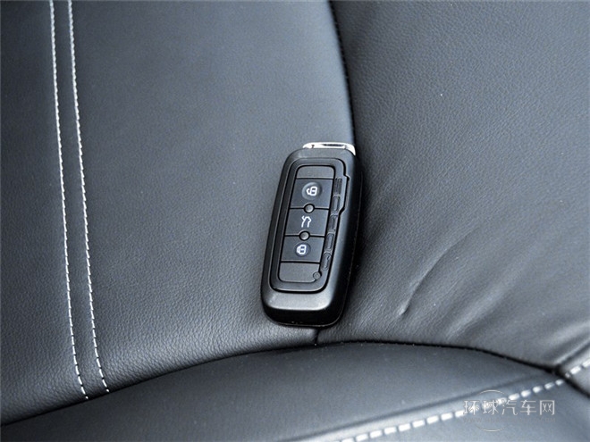 2015款 都市SUV 1.6T 手動悅動派