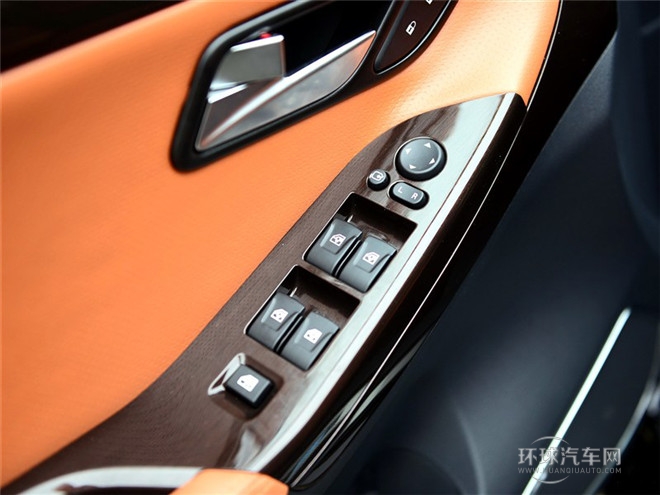 2015款 1.8L 自動豪華型