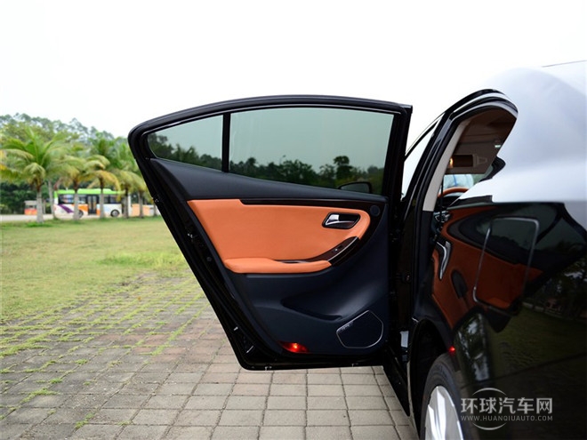 2015款 1.8L 自動豪華型