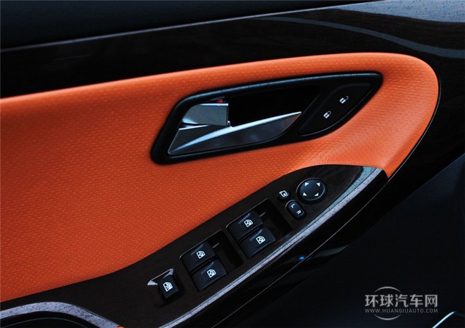 2015款 1.8L 自動舒適型