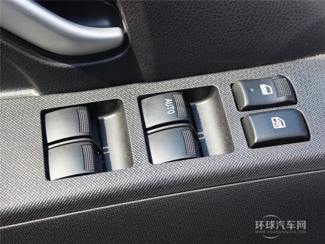 2015款 2.5T四驅 手動基本型4JK1