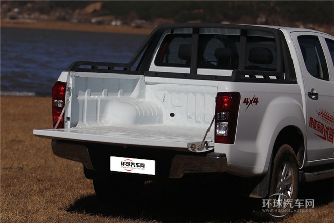 2015款 2.5T四驅 手動基本型4JK1