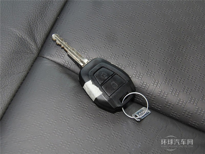 2015款 2.5T四驅 自動超豪華型4JK1