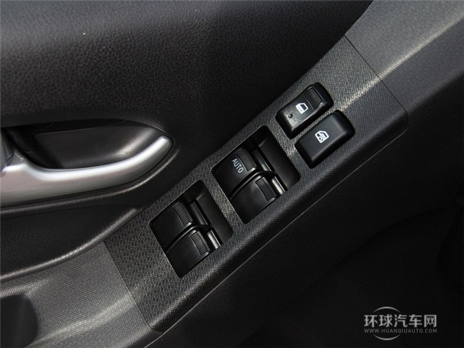 2015款 2.5T四驅 自動超豪華型4JK1