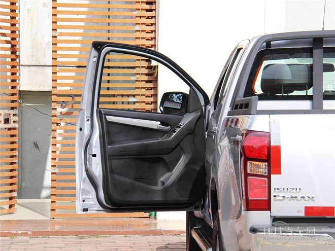 2015款 2.5T四驅(qū) 自動超豪華型4JK1