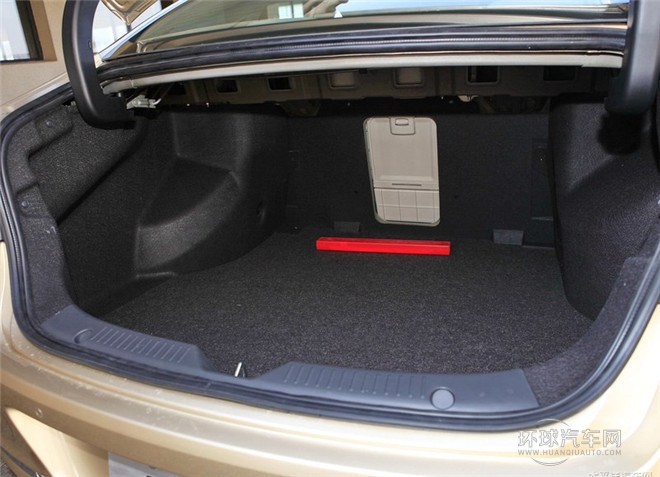 2015款 1.8T 自動豪華導航型