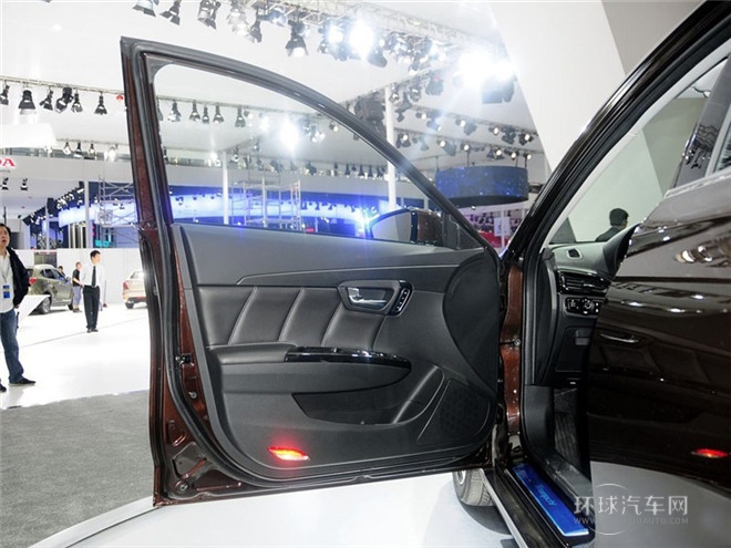 2015款 1.8T 自動(dòng)至尊型