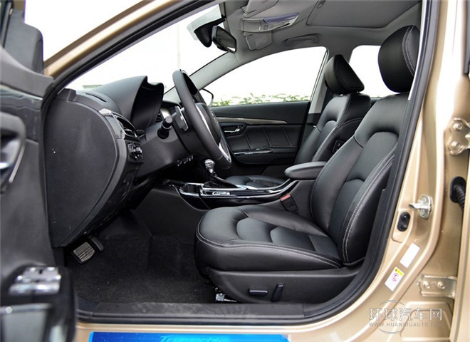 2015款 1.8T 自動尊貴型