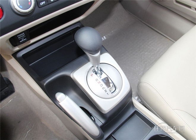 2015款 1.8L VTI 自動