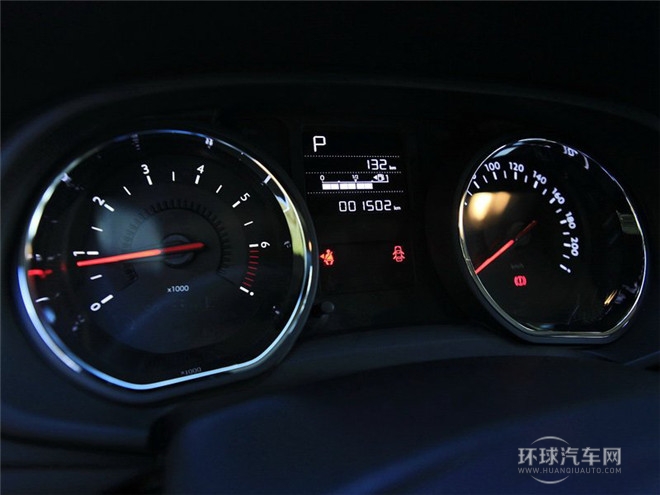 2015款 1.6THP 自動(dòng)先鋒型