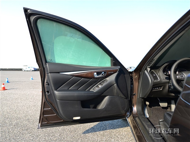 2015款 2.0T 豪華運(yùn)動版