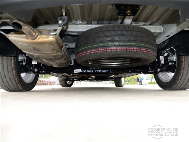 2015款 1.8L 手動(dòng)豪華導(dǎo)航ESP版 7座