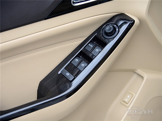 2015款 1.8L 手動豪華導航ESP版 7座