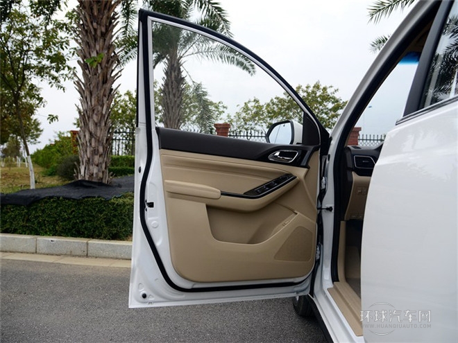 2015款 1.8L 手動豪華導(dǎo)航ESP版 7座