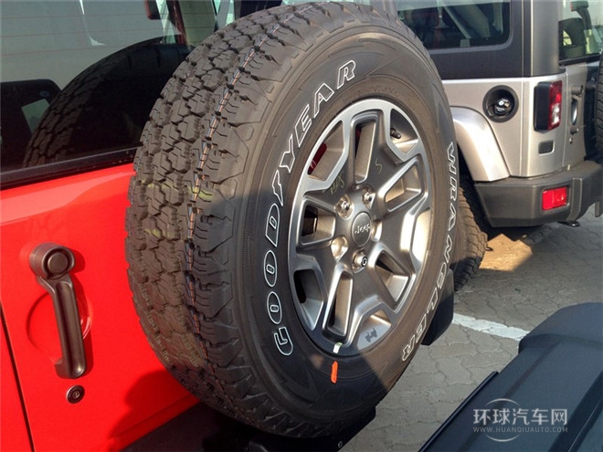 2015款 3.0L 四門版 Sahara