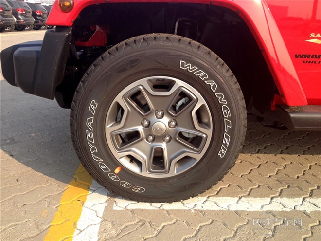 2015款 3.0L 四門版 Sahara