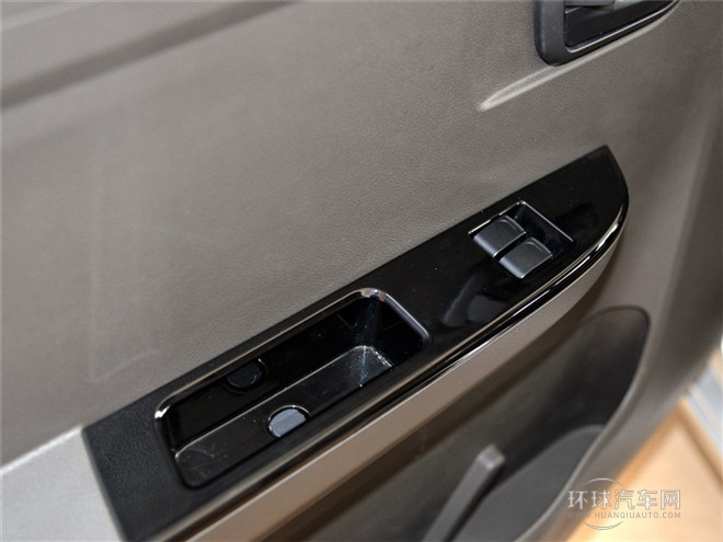 2015款 1.5L標(biāo)準(zhǔn)型