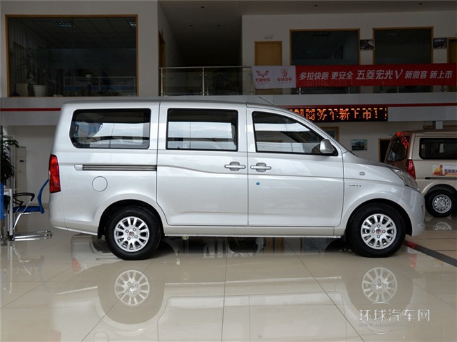 2015款 1.5L標(biāo)準(zhǔn)型