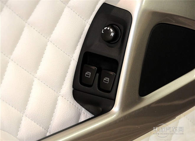 2013款 Jeremy Scott特別版