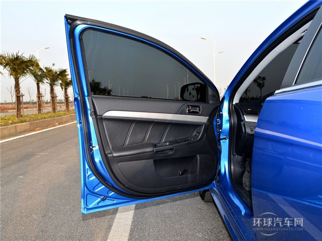 2015款 2.0L CVT旗艦型