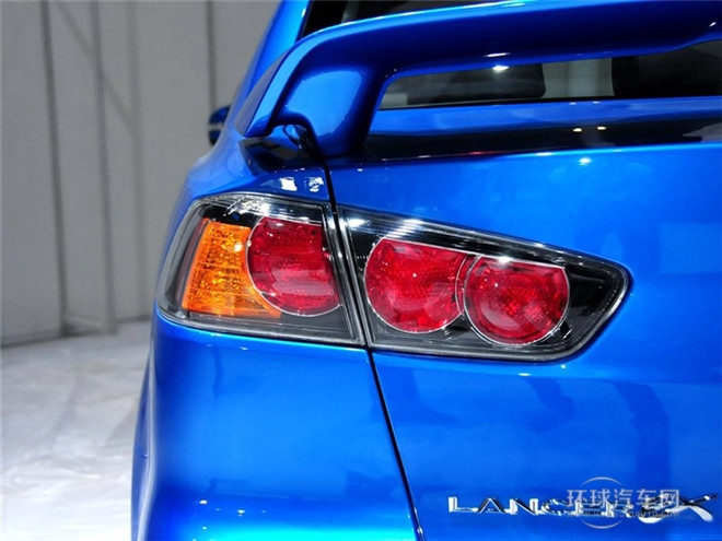 2015款 2.0L CVT旗艦型