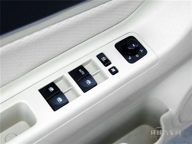 2015款 兩廂 1.3L 手動樂天版