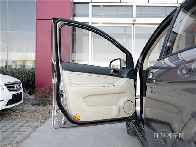 2015款 三廂 1.5L 自動(dòng)樂(lè)天版