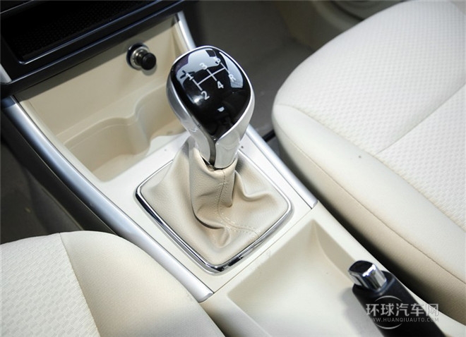 2015款 三廂 1.5L 自動(dòng)樂天版