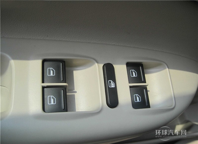 2015款 1.4T 手動逸俊版