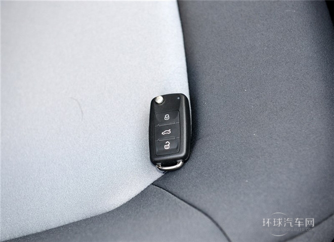 2015款 1.6L 手動樂選型