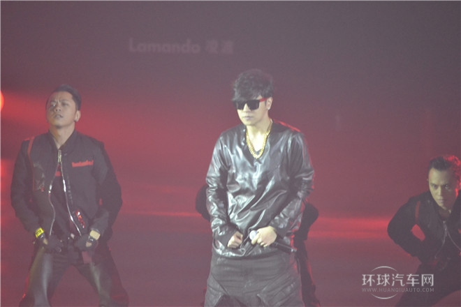 2015款 230TSI 手動(dòng)風(fēng)尚版