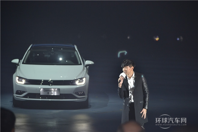 2015款 230TSI 手動風尚版