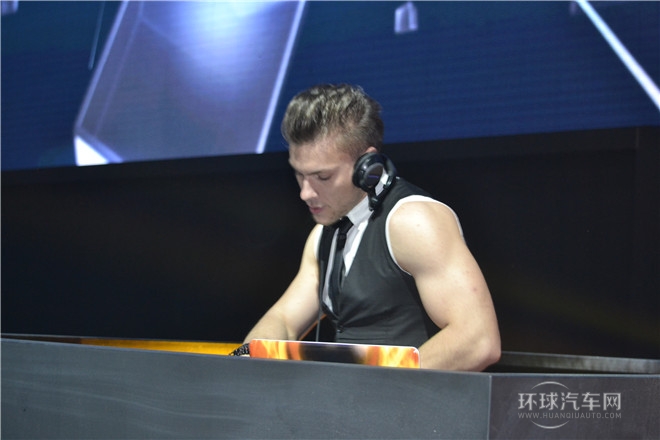 2015款 330TSI DSG豪華版