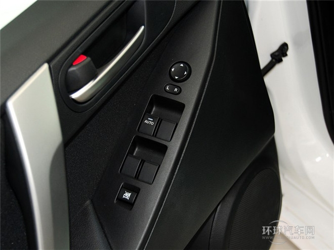 2015款 兩廂 2.0AT運(yùn)動(dòng)型