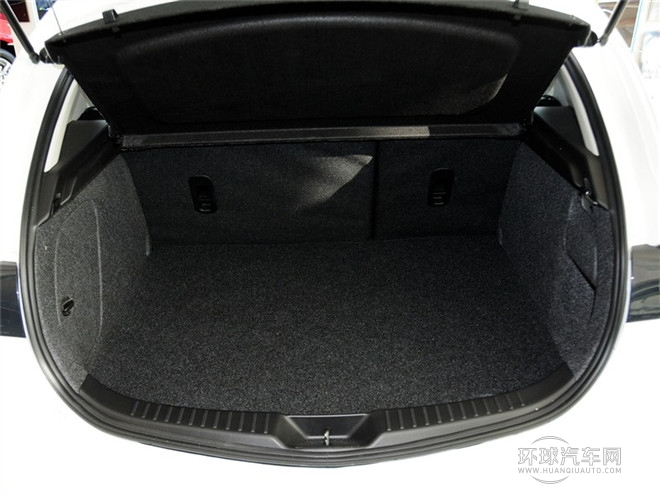 2015款 兩廂 2.0AT運(yùn)動(dòng)型