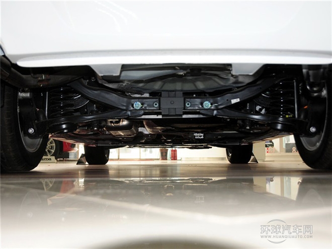 2015款 三廂 2.0AT運動型