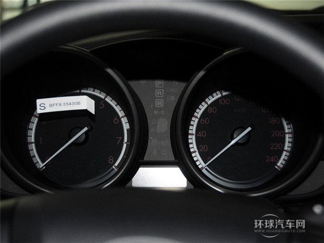 2015款 三廂 2.0AT運(yùn)動(dòng)型