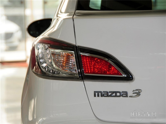 2015款 三廂 2.0AT運動型