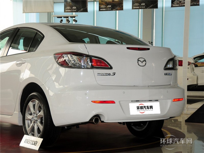 2015款 三廂 2.0AT運(yùn)動型