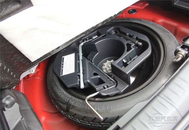 2014款 200h 1.8L 自動 領先版（雙色）