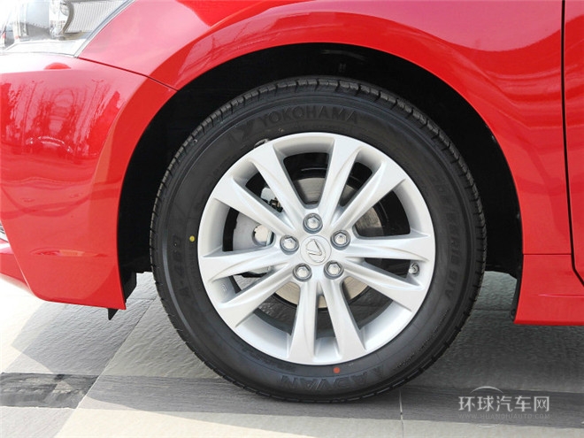 2014款 200h 1.8L 自動 領先版（雙色）