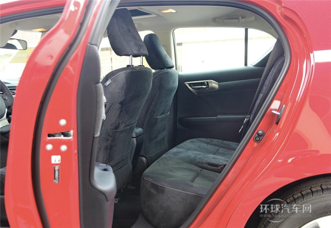 2014款 200h 1.8L 自動 領先版（雙色）