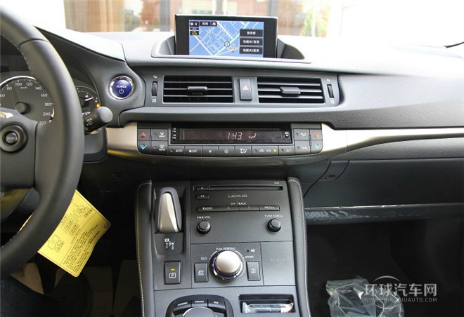 2014款 200h 1.8L 自動 領先版（雙色）