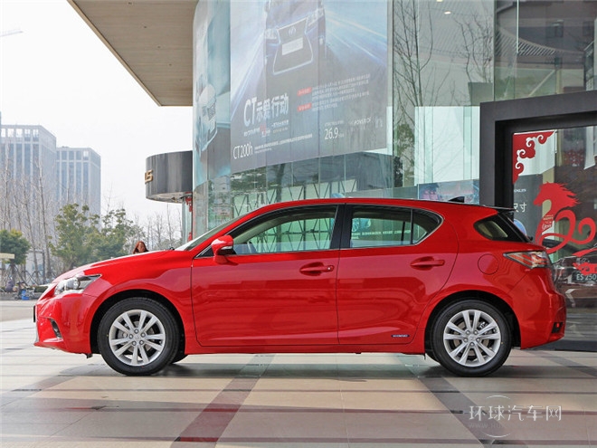 2014款 200h 1.8L 自動 領先版（雙色）